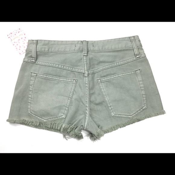 Free People Uptown Frayed Moss Shorts NEW - Picture 3 of 4